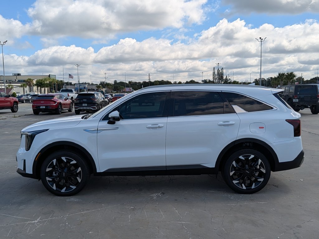 Certified 2026 Kia Sorento EX AWD/4WD image 5