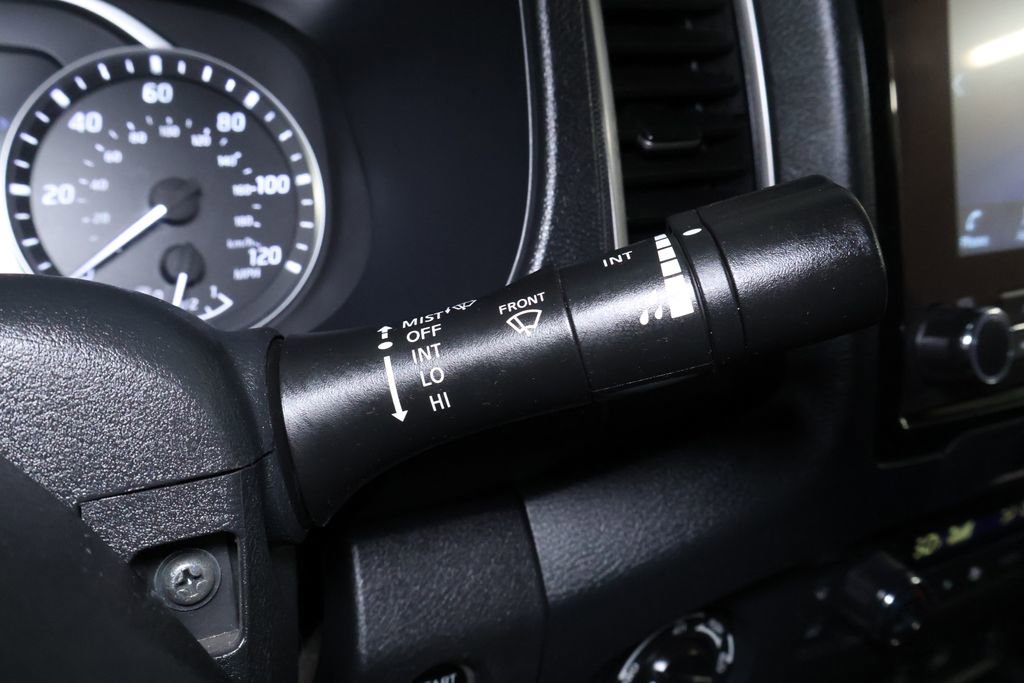 Used 2024 Nissan Frontier SV w/ SV Convenience Package image 21