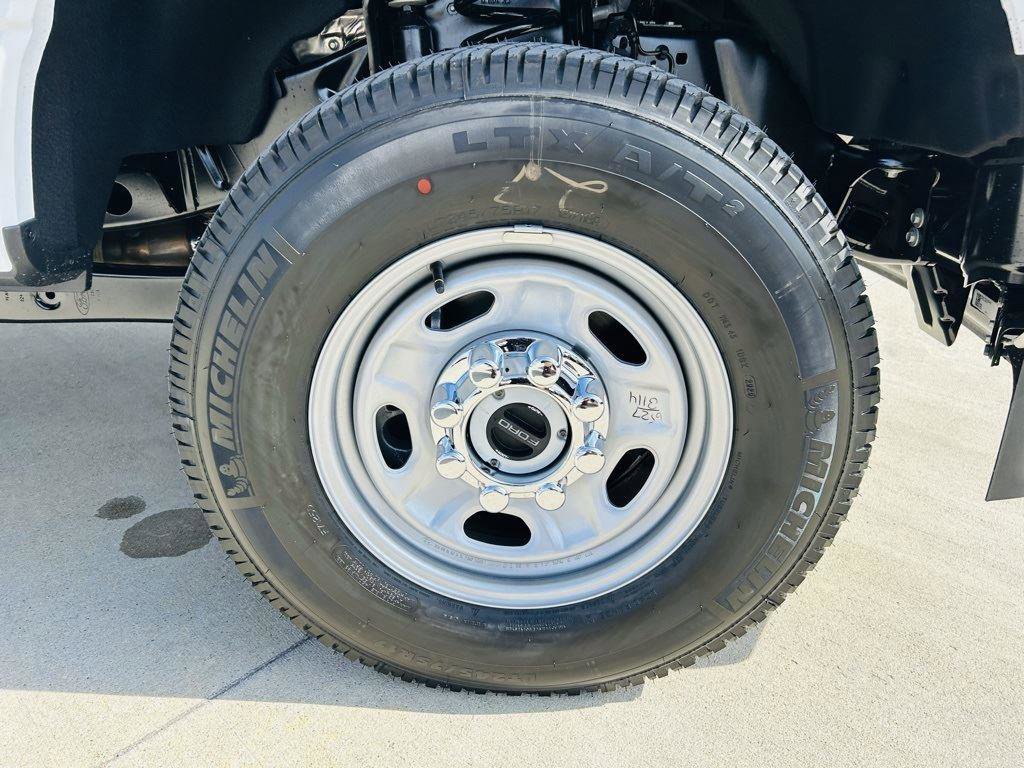 New 2026 Ford F250 XL w/ XL Chrome Package image 33