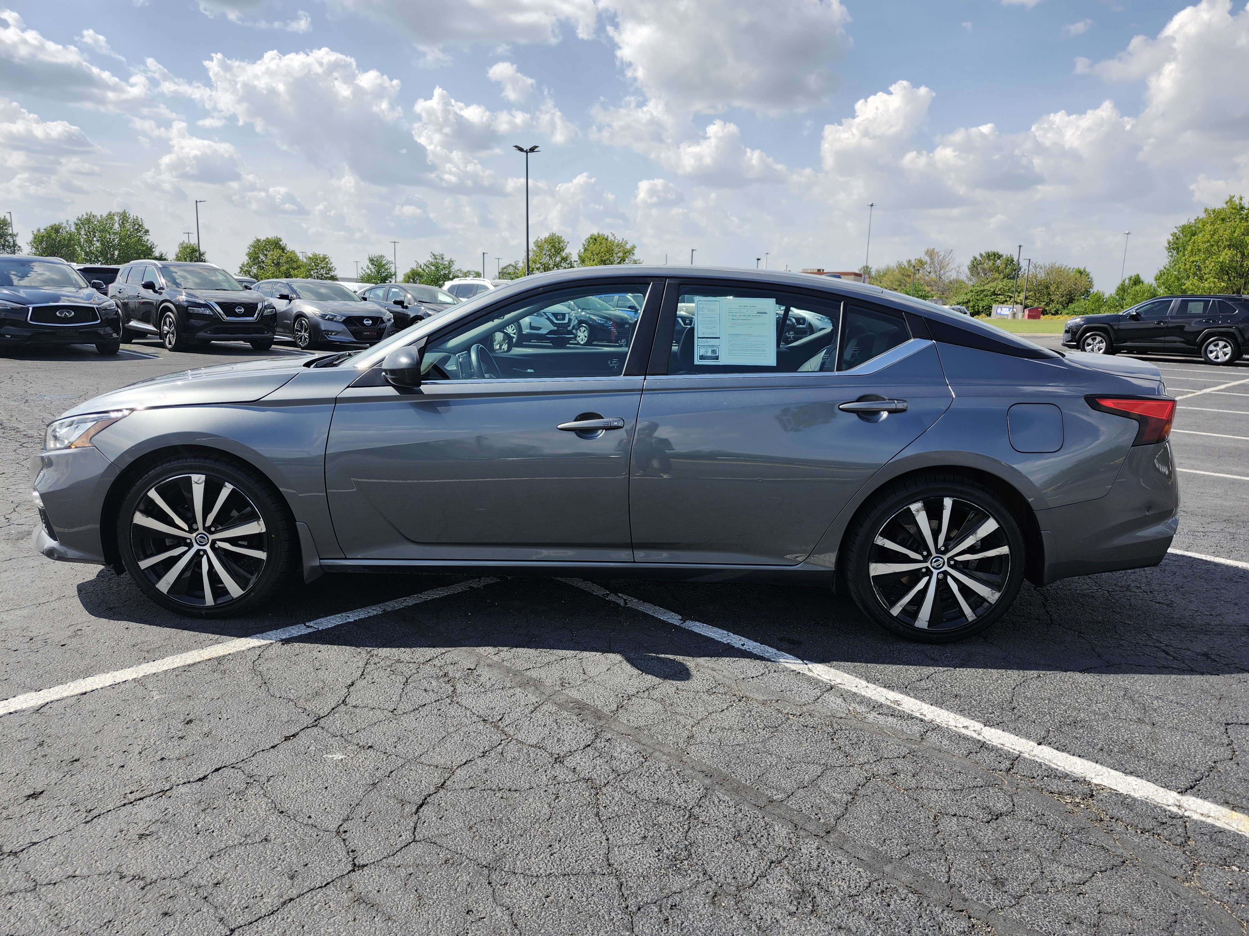 Used 2020 Nissan Altima 2.5 SR w/ Premium Package FWD image 14