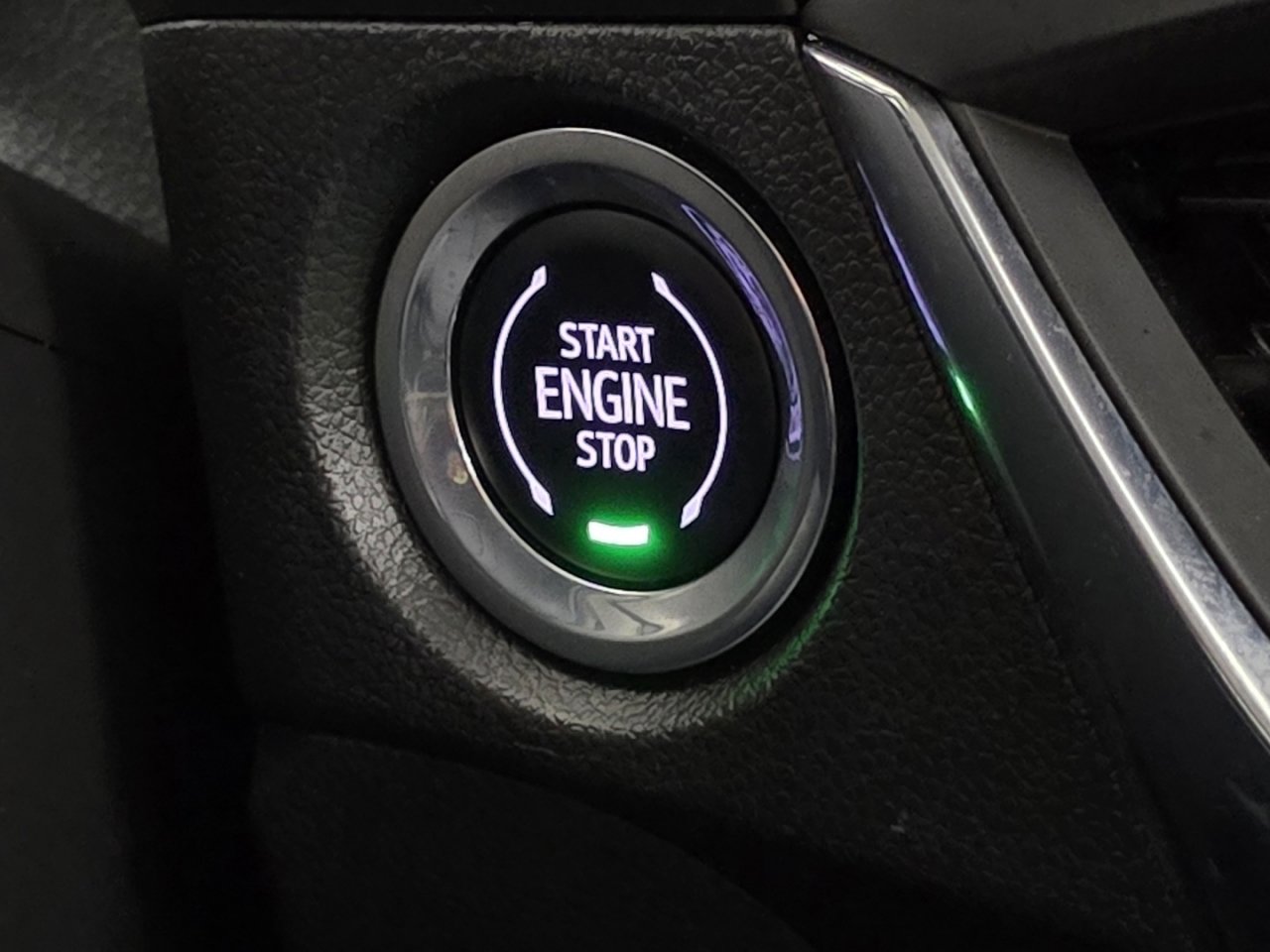 Used 2024 Buick Encore GX Avenir w/ Avenir Convenience Package image 30