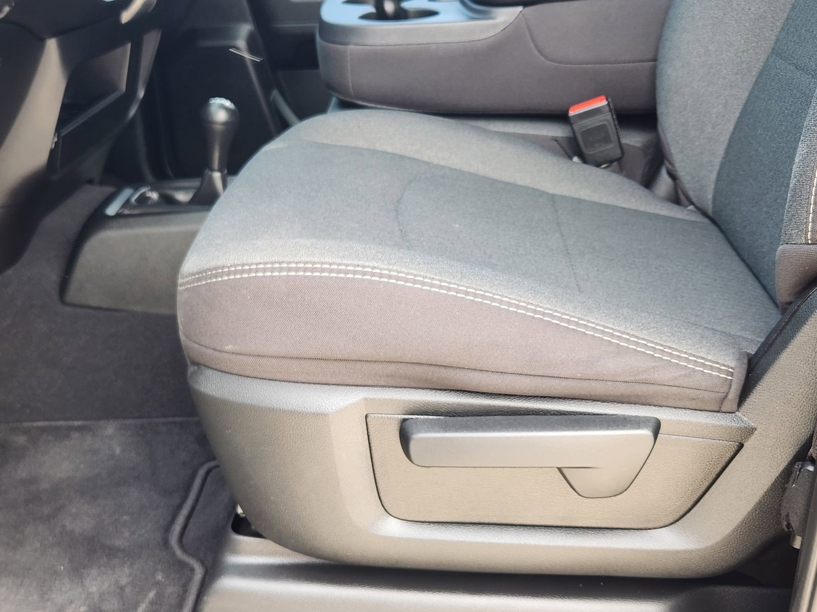 Used 2024 RAM 2500 Tradesman w/ Chrome Appearance Group image 27