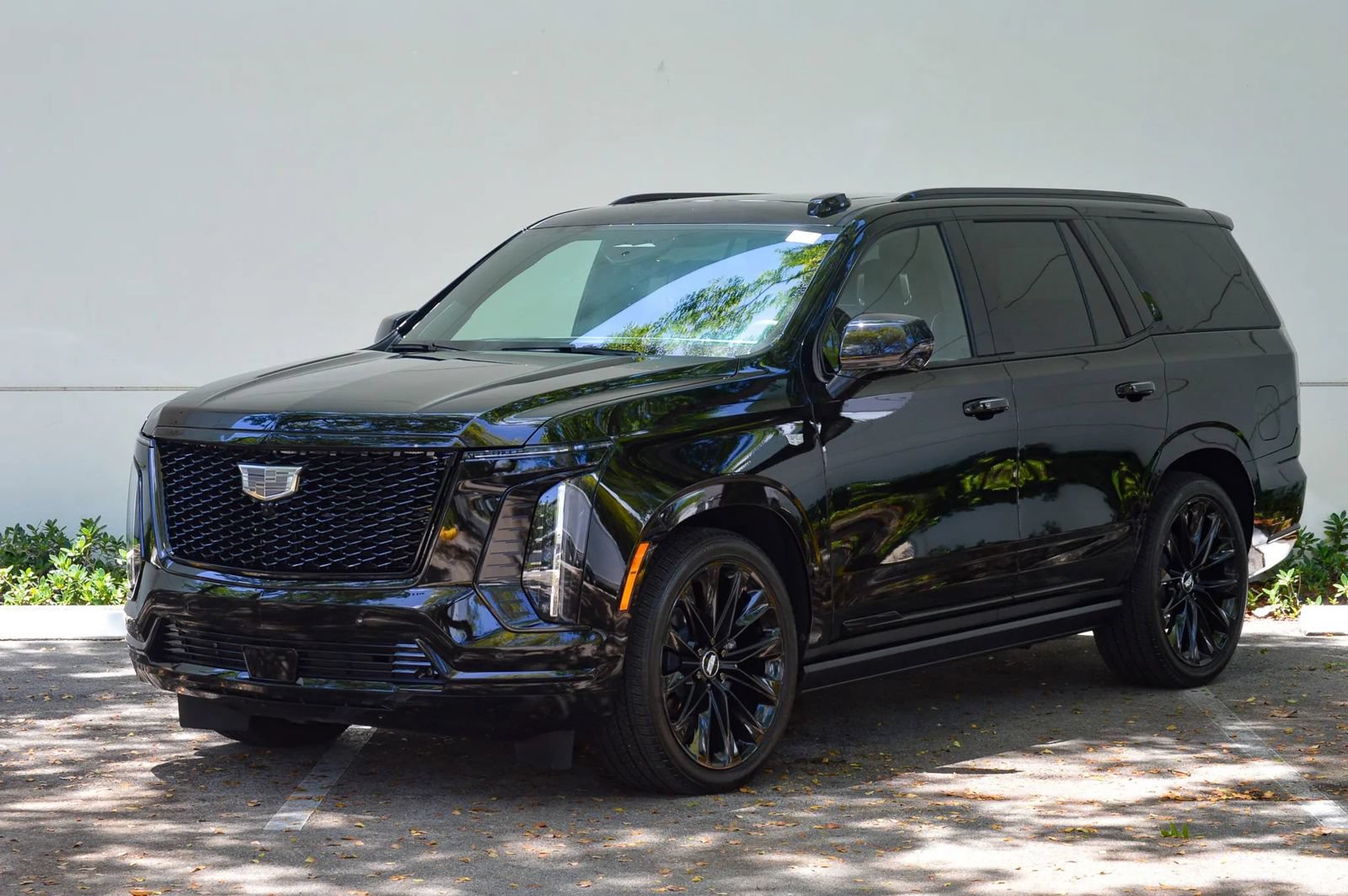 Used 2026 Cadillac Escalade Platinum Sport w/ LPO, ONYX Package AWD/4WD image 4