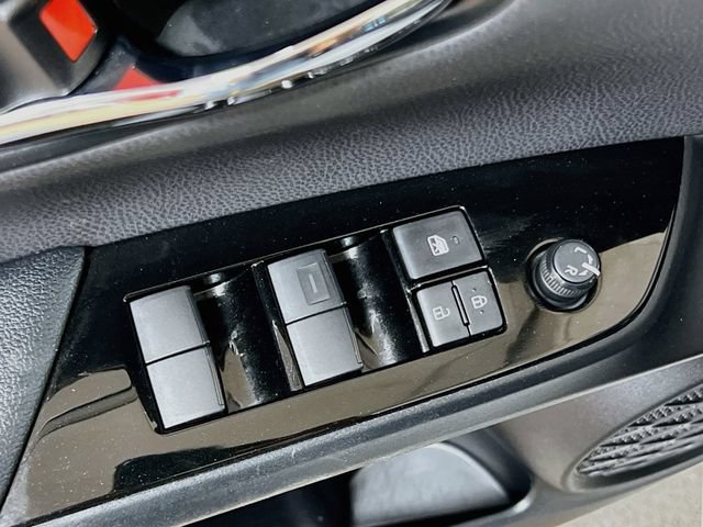 Used 2022 Toyota Prius Prime XLE FWD image 18