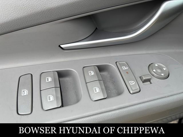Used 2024 Hyundai Elantra SEL image 11