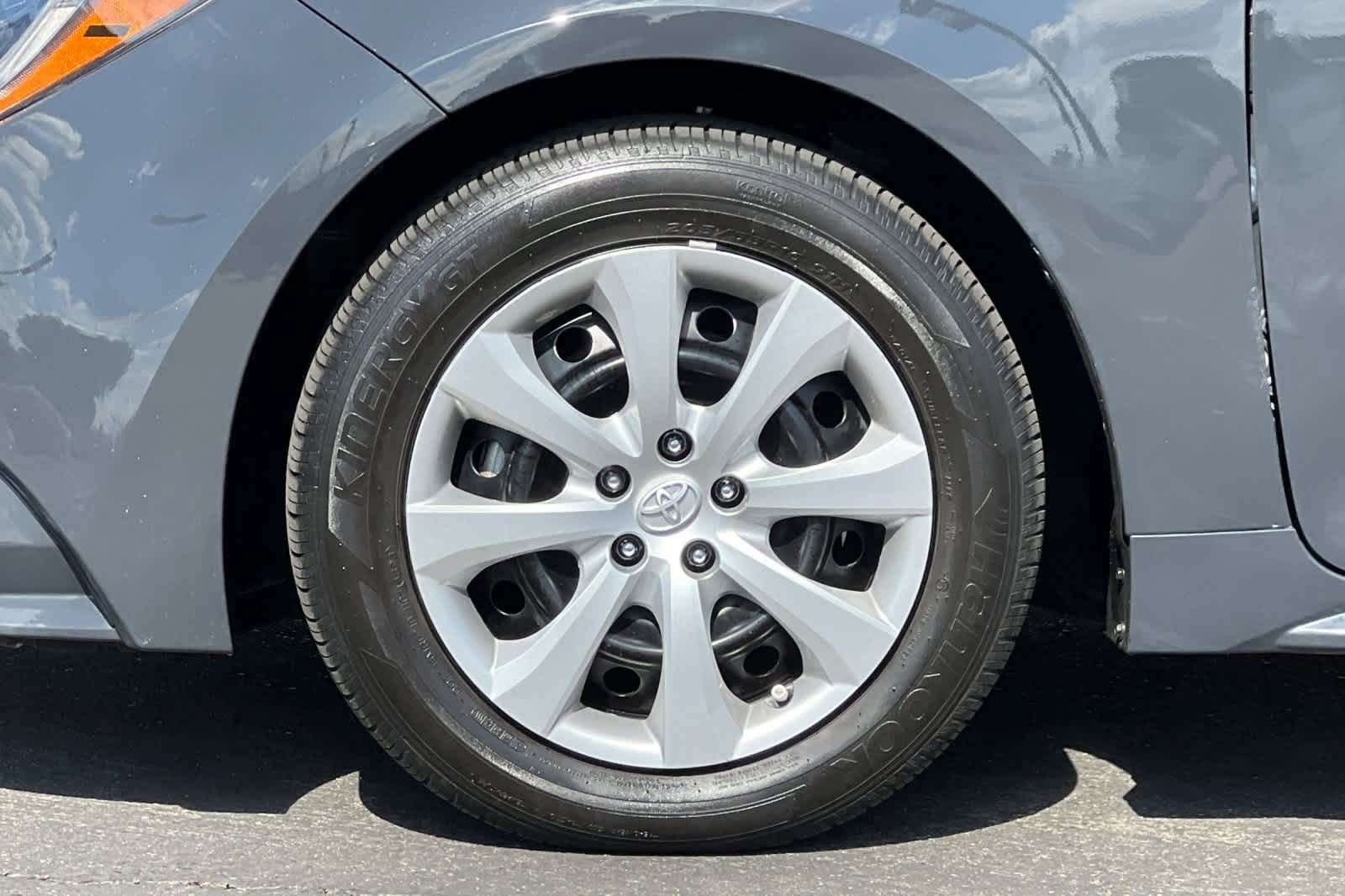 Used 2024 Toyota Corolla LE FWD image 25