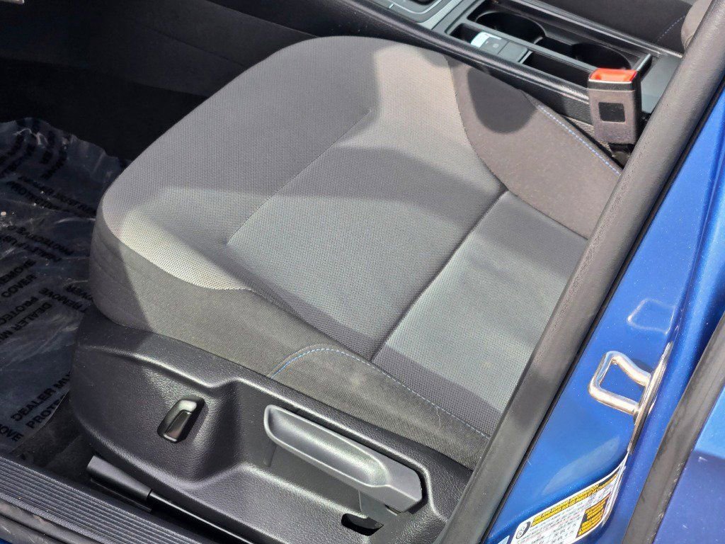 Used 2016 Volkswagen e-Golf SE w/ DC Fast Charging Package image 22