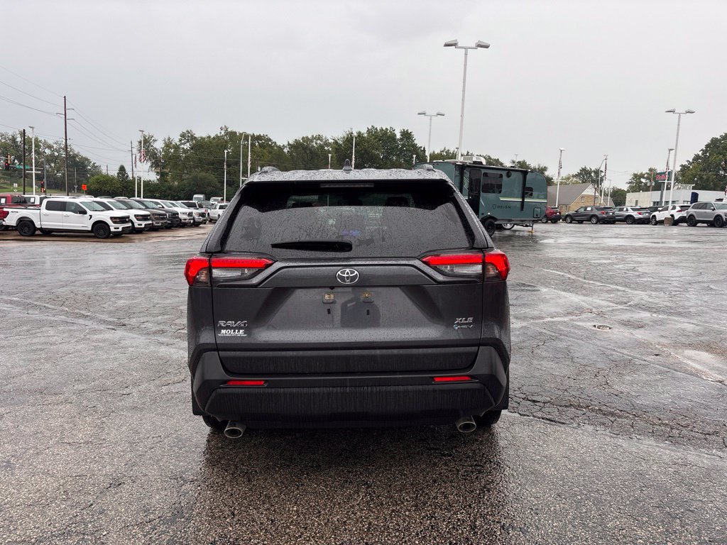 Used 2025 Toyota RAV4 XLE AWD/4WD image 6