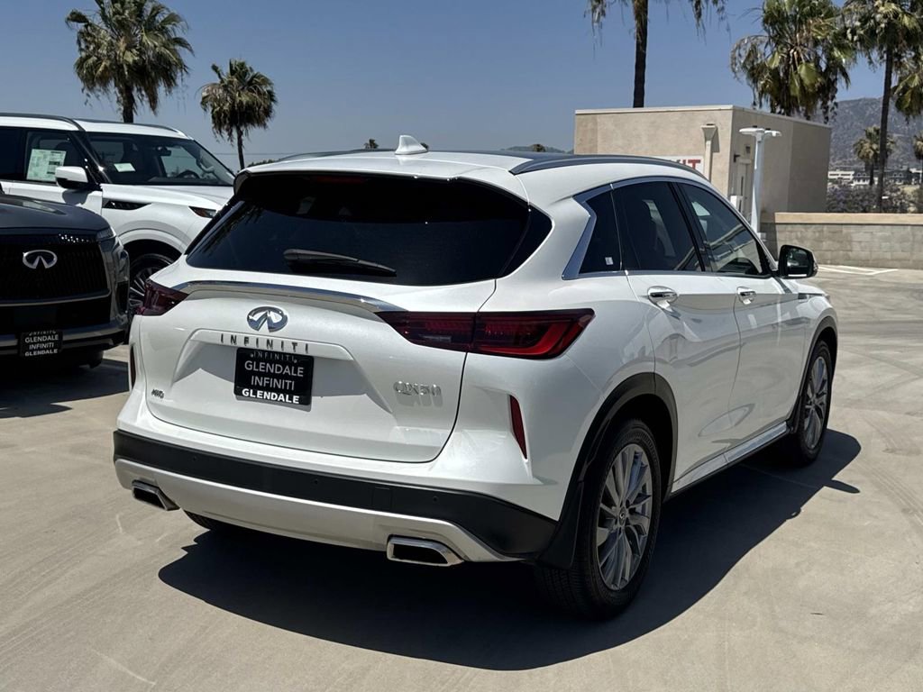 Certified 2025 INFINITI QX50 Luxe AWD/4WD image 4