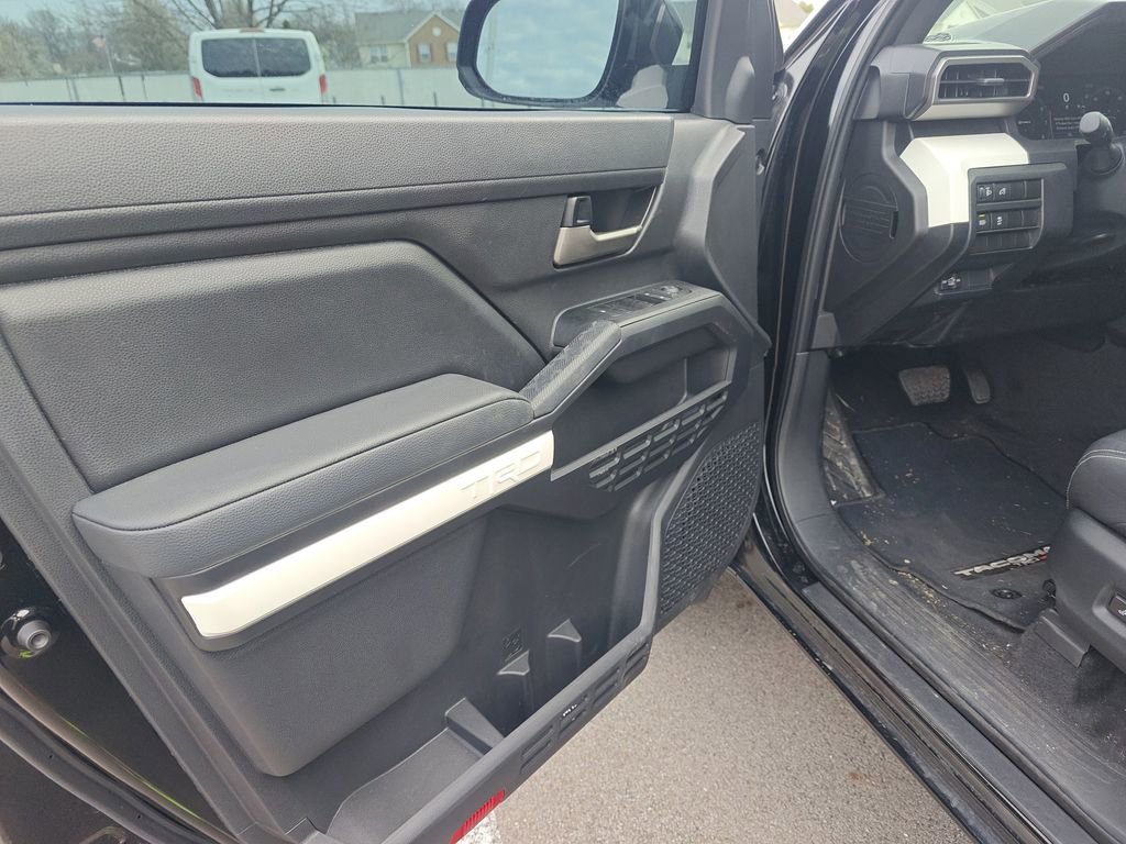 Used 2024 Toyota Tacoma TRD Off-Road image 6