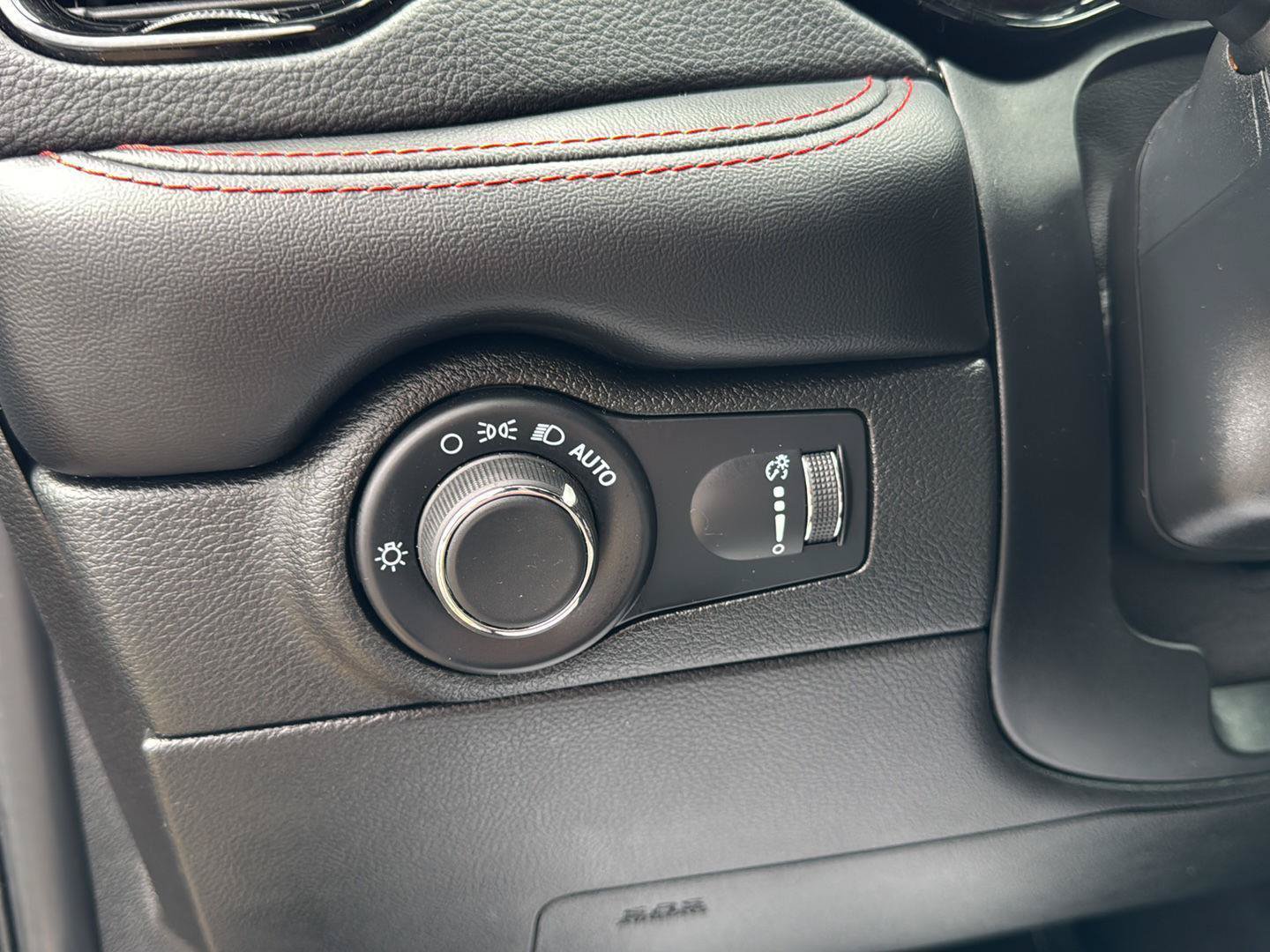 Used 2024 Dodge Durango GT AWD/4WD image 18