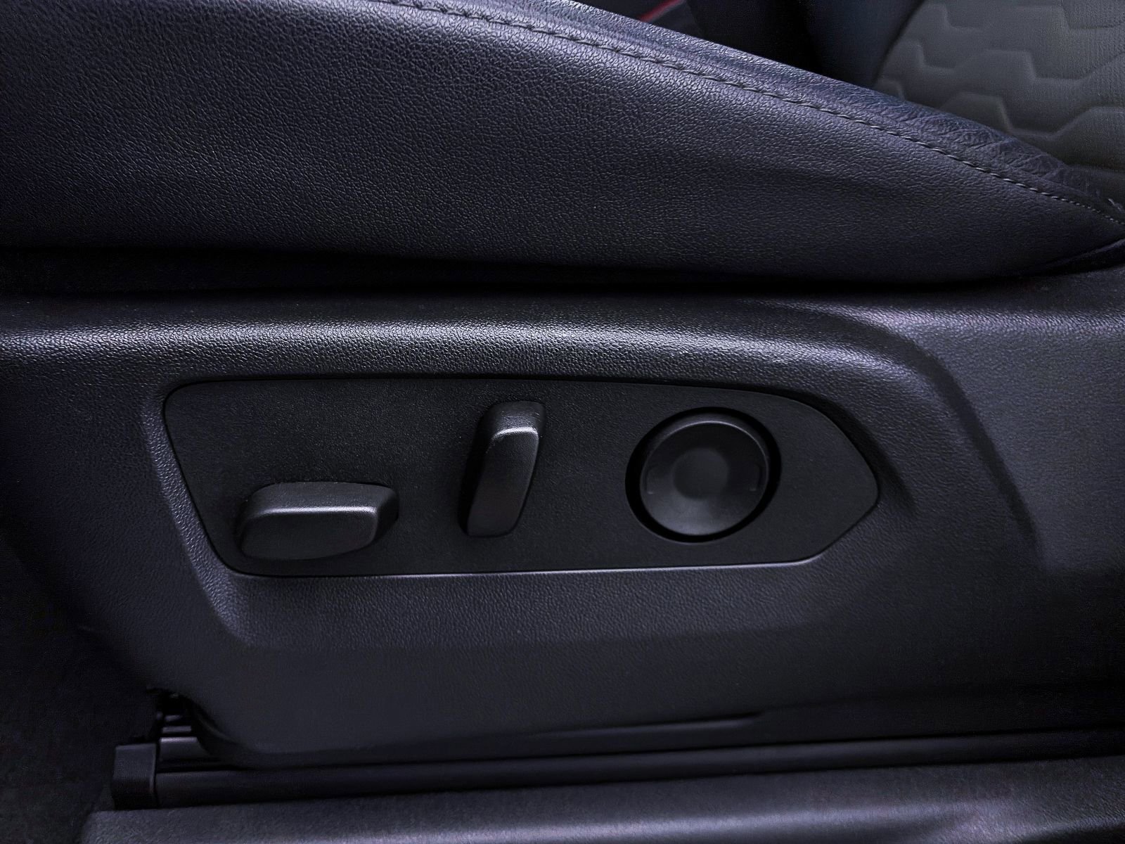 Used 2025 Chevrolet Silverado 1500 ZR2 w/ Technology Package image 24