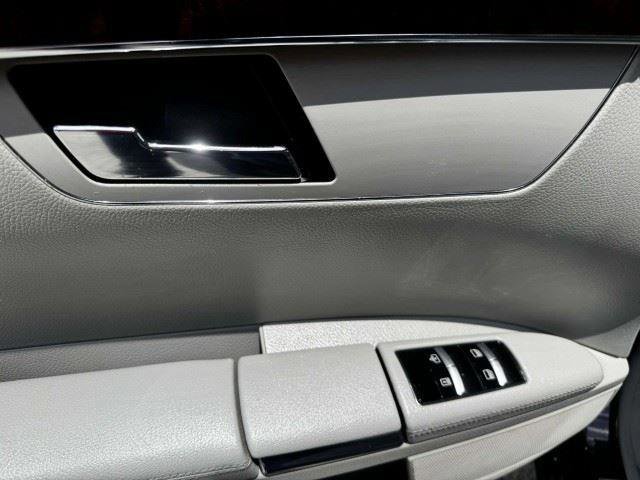 Used 2012 Mercedes-Benz S 550 4MATIC image 37
