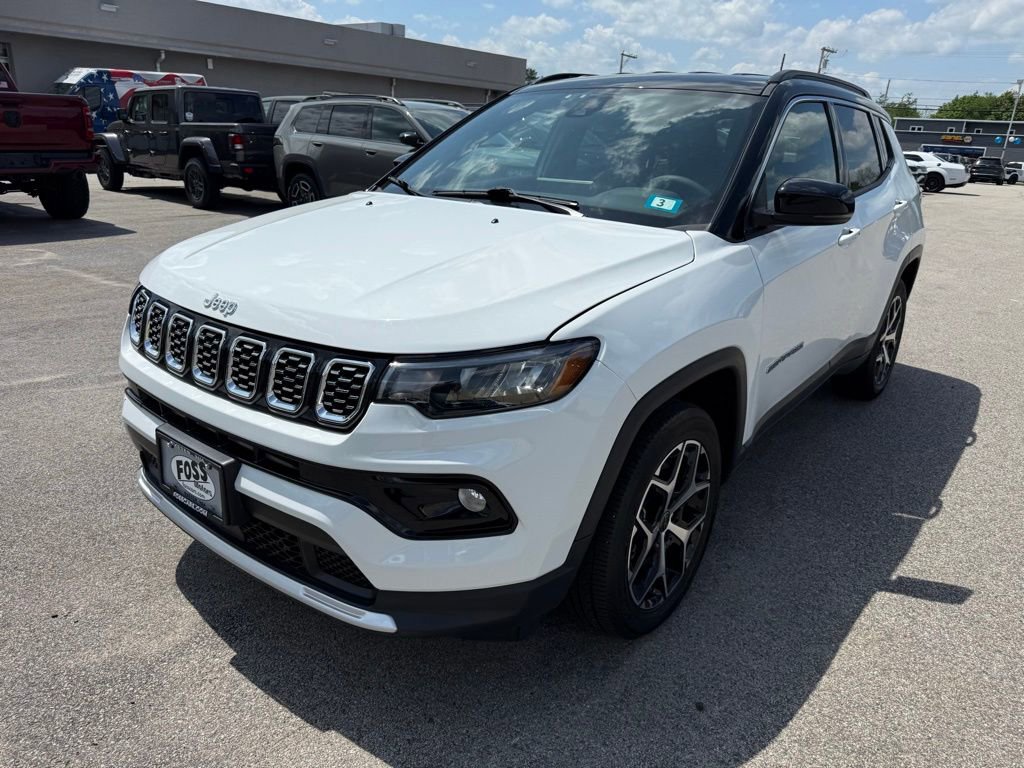 Certified 2025 Jeep Compass Limited AWD/4WD image 3