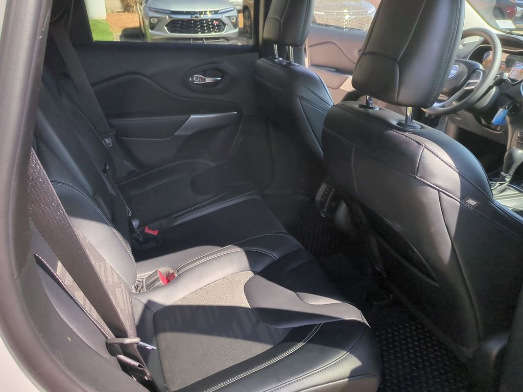 Used 2022 Jeep Cherokee Latitude w/ Sun & Sound Group image 27