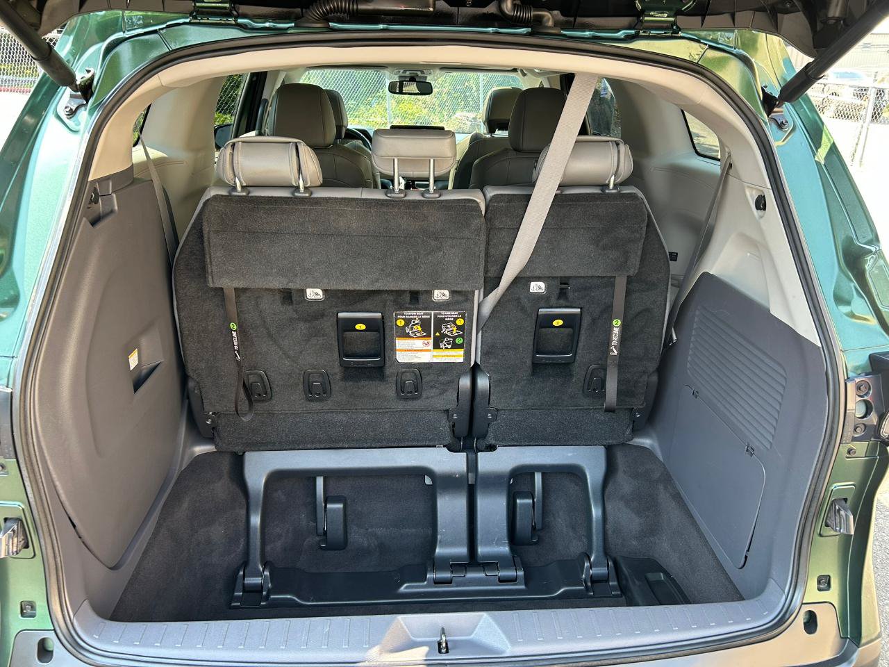 Used 2022 Toyota Sienna XLE AWD/4WD image 17