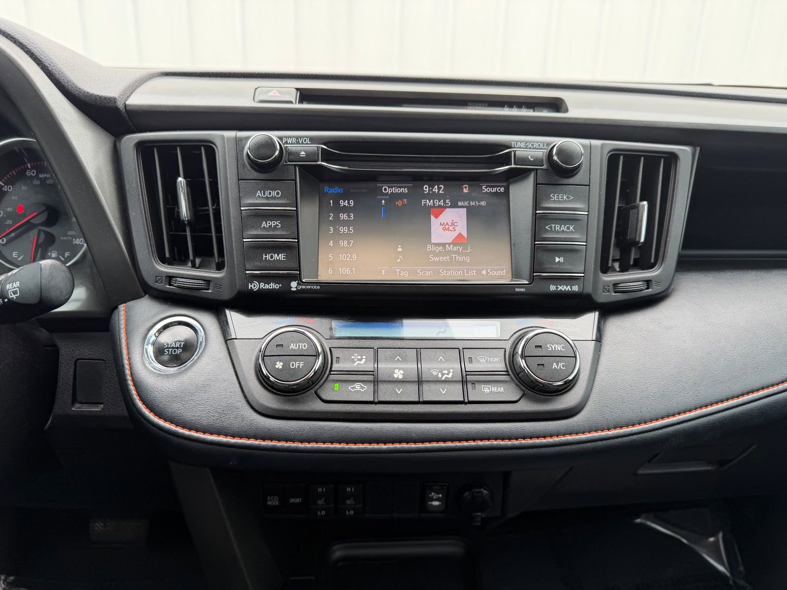 Used 2018 Toyota RAV4 SE w/ Power Extra Value Package image 15