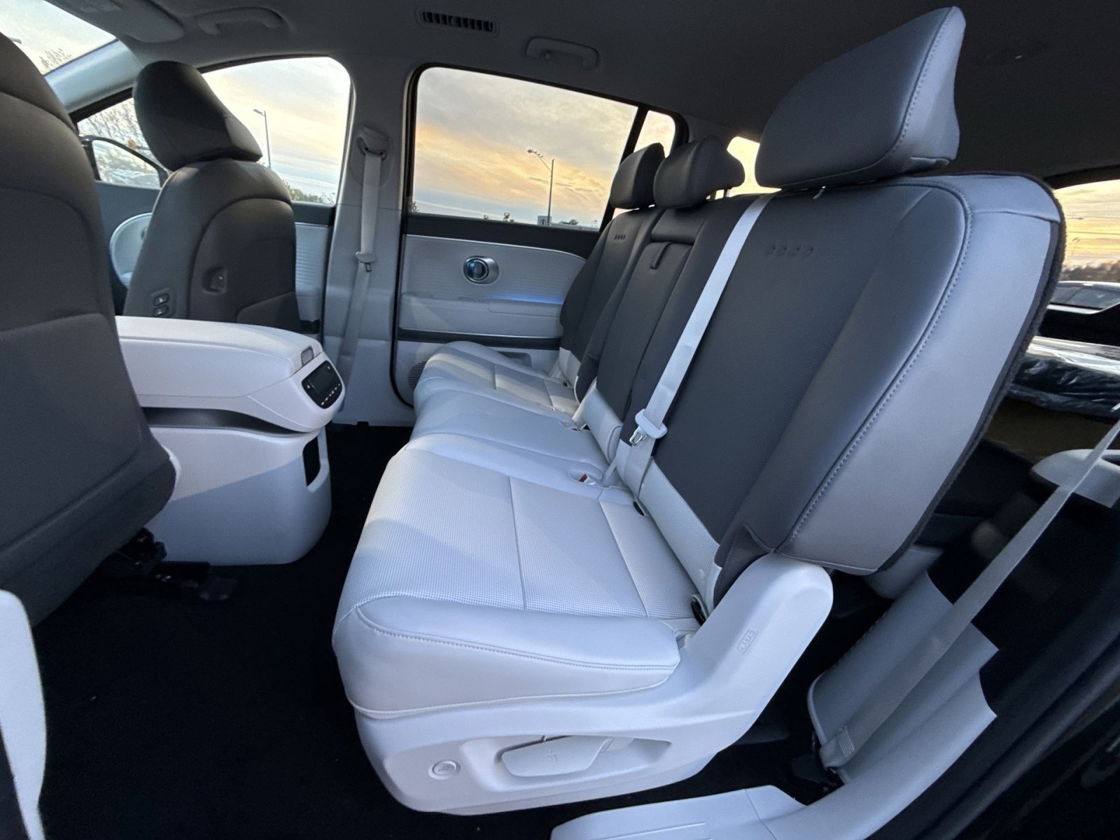 New 2026 Hyundai Ioniq 9 SEL image 24