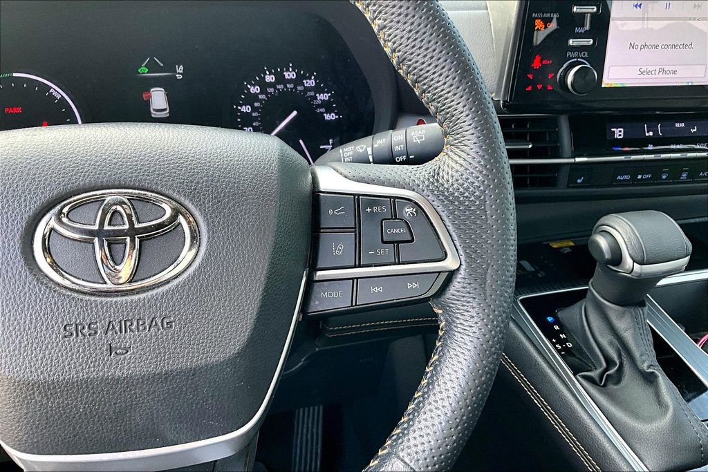 Used 2024 Toyota Sienna XLE Woodland Edition image 25