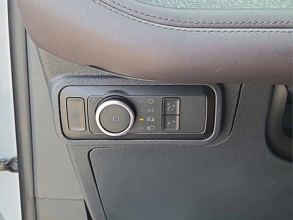 Used 2025 Ford Explorer Platinum w/ LUX Leather Package image 27