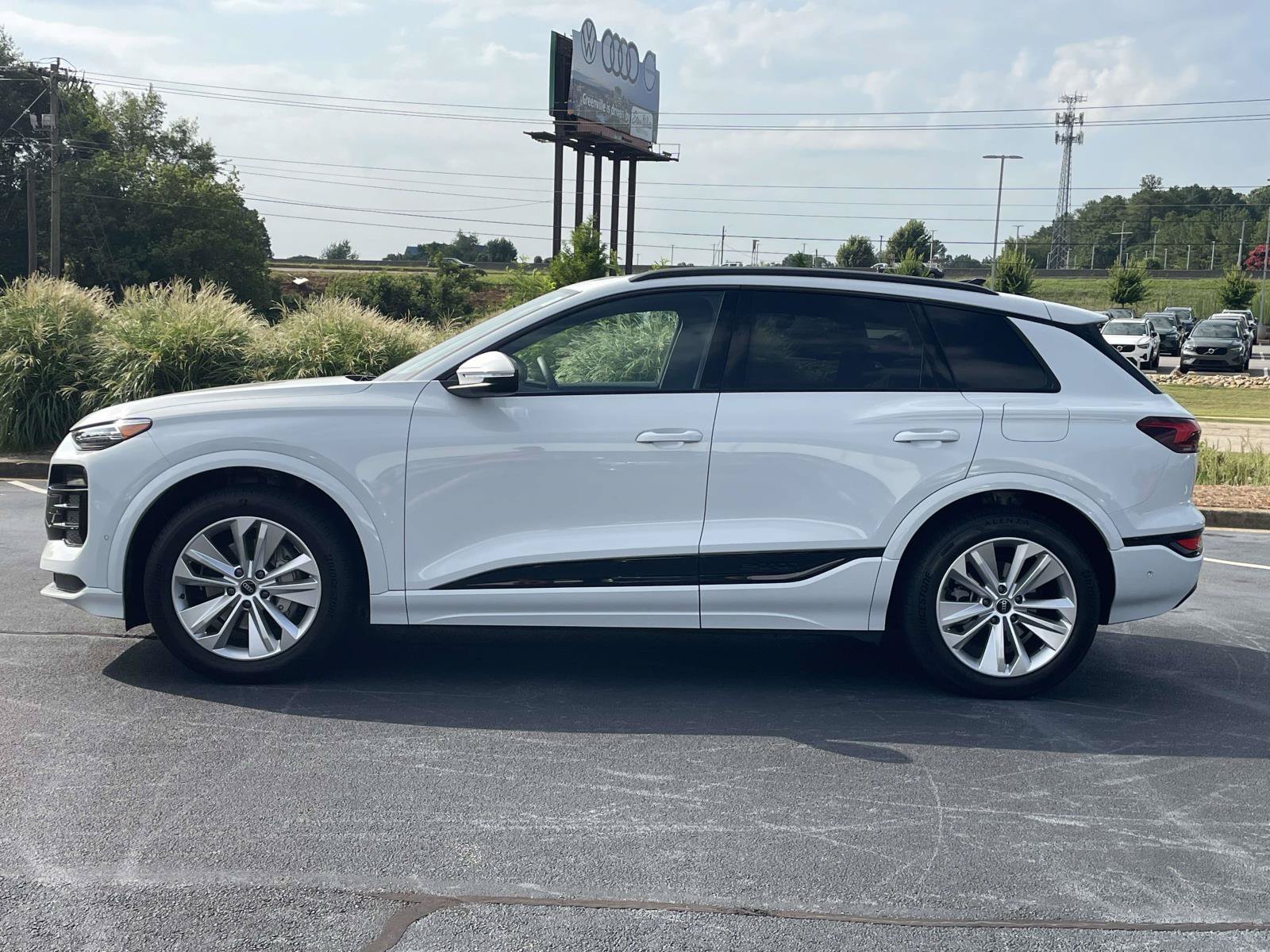 Certified 2025 Audi Q6 e-tron Prestige w/ 20" Wheel Package RWD image 4
