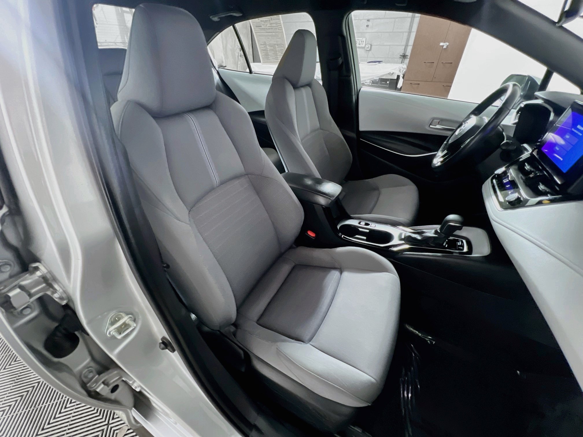 Used 2023 Toyota Corolla SE FWD image 30