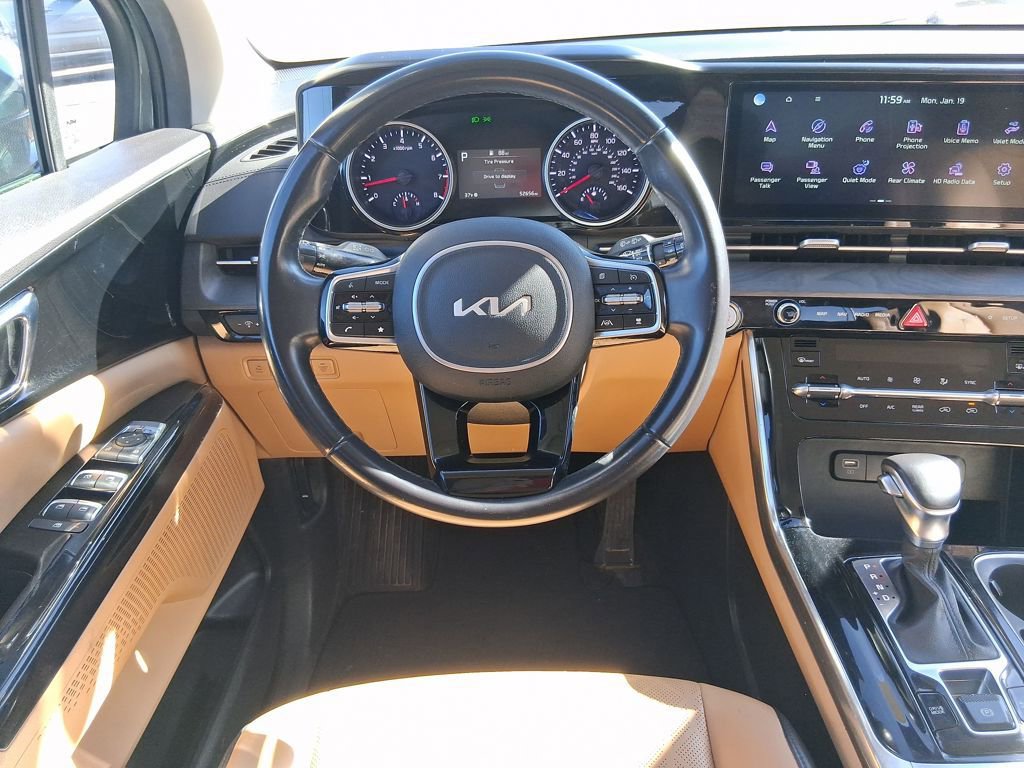 Used 2024 Kia Carnival EX image 13