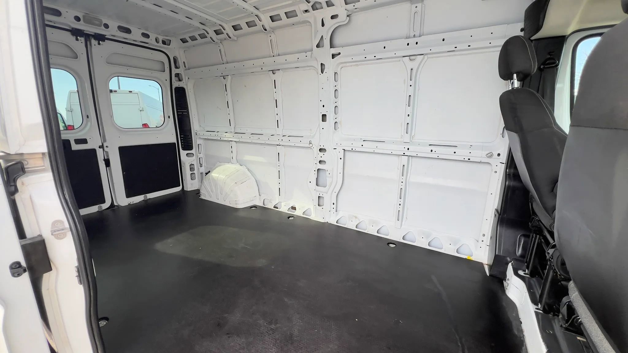 Used 2023 RAM ProMaster 2500 FWD image 15