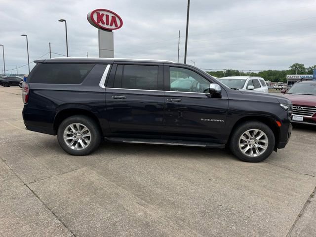 Used 2022 Chevrolet Suburban Premier AWD/4WD image 2