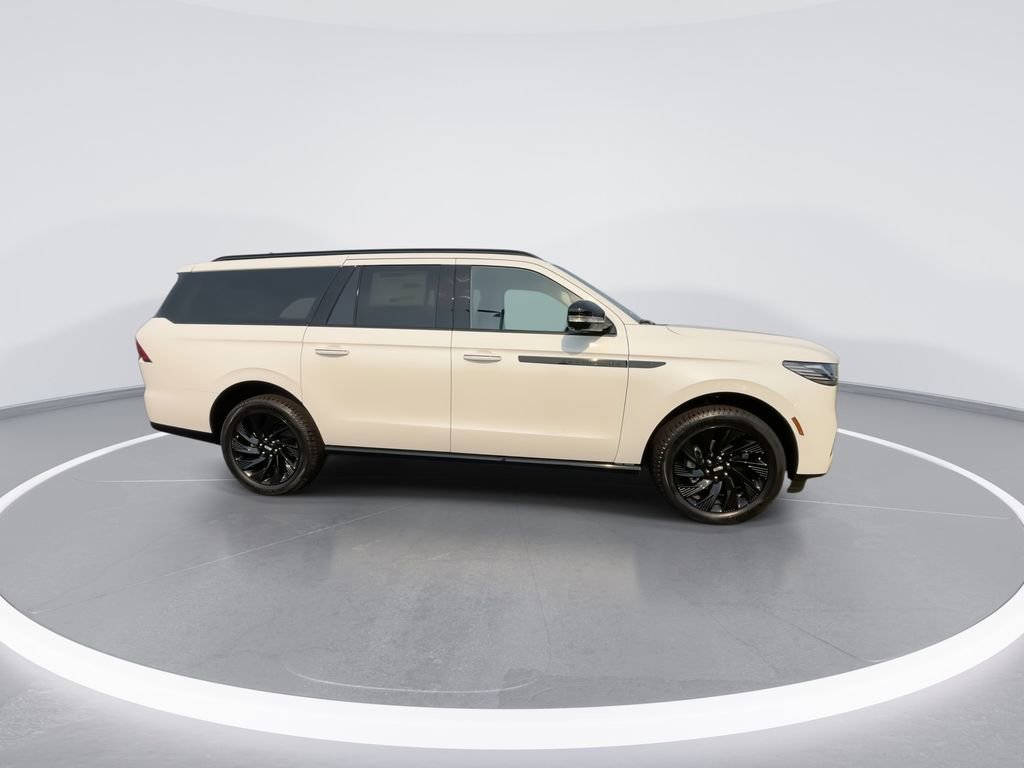 New 2026 Lincoln Navigator L Reserve AWD/4WD image 9