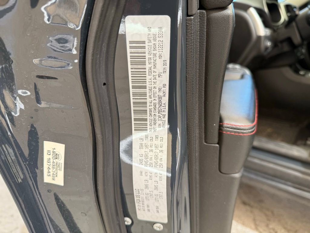 Used 2017 Jeep Cherokee Trailhawk w/ Comfort/Convenience Group image 33