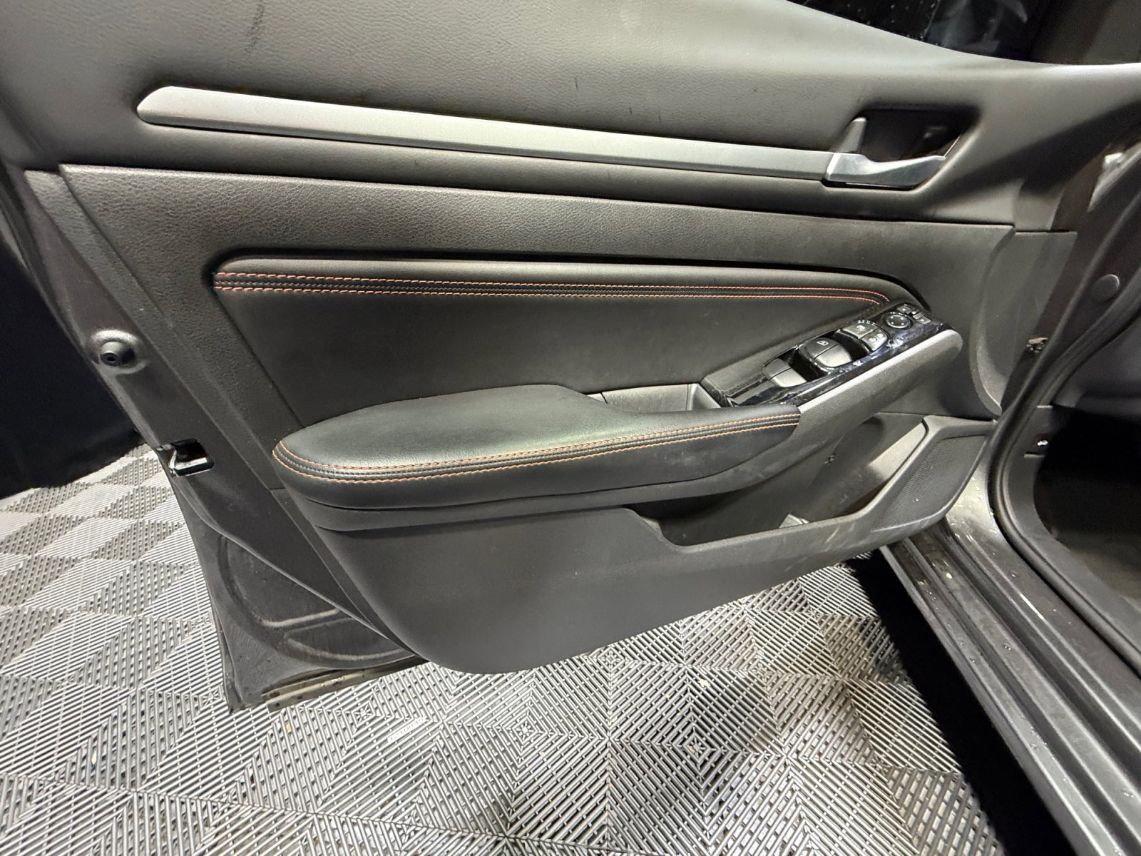 Certified 2023 Nissan Altima 2.5 SR image 13