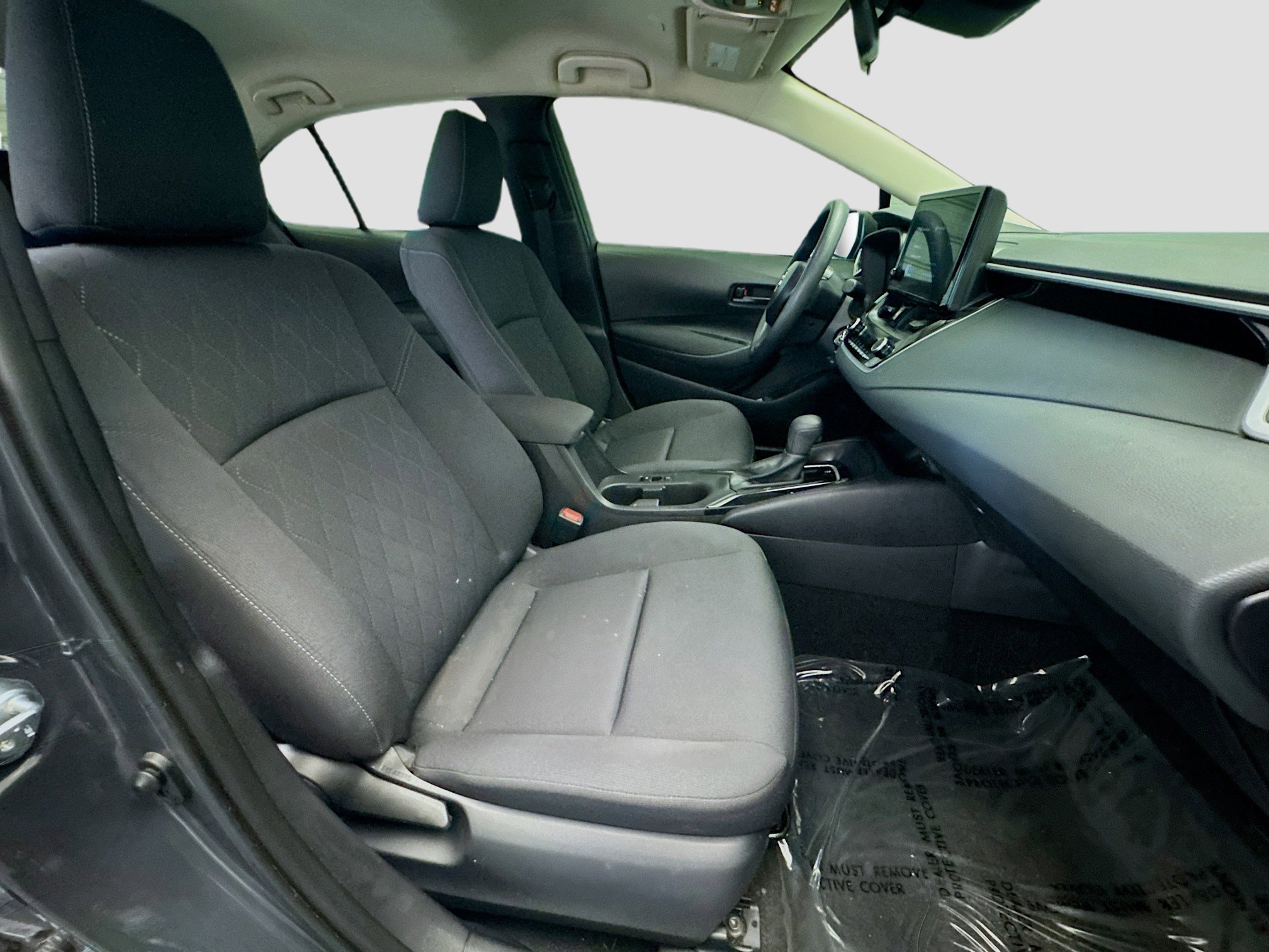 Used 2025 Toyota Corolla LE FWD image 18