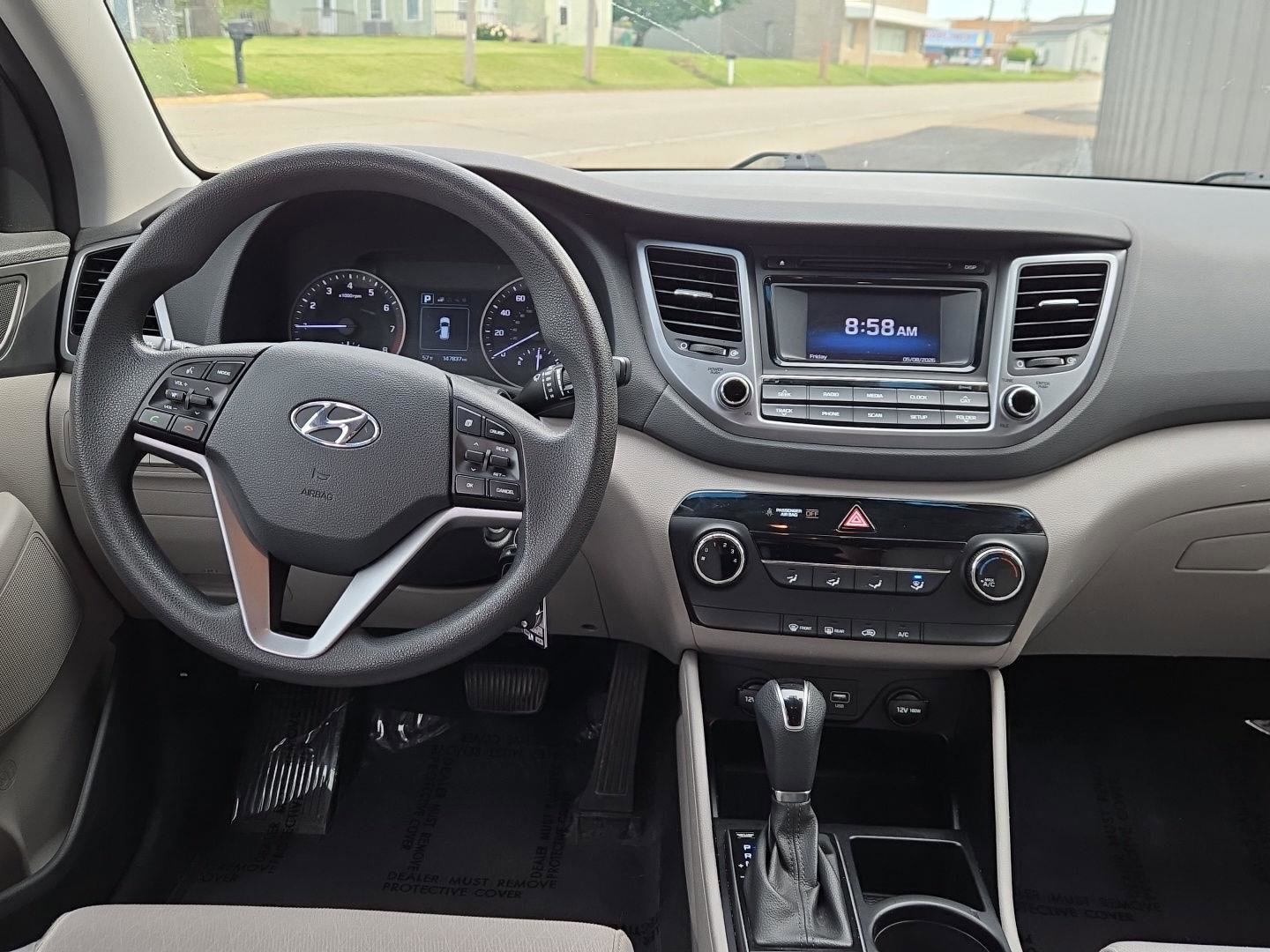 Used 2017 Hyundai Tucson SE AWD/4WD image 4
