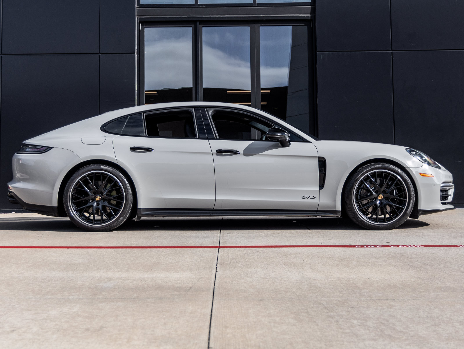 Certified 2022 Porsche Panamera GTS w/ Premium Package AWD/4WD image 12