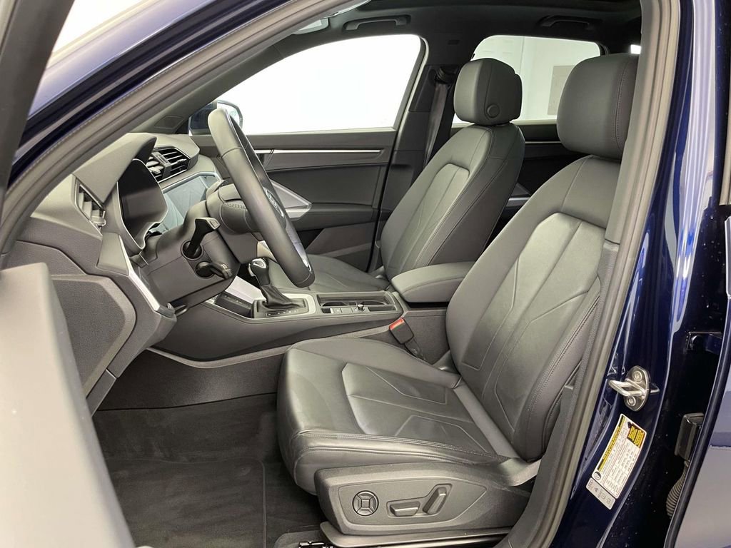 Certified 2022 Audi Q3 2.0T Premium w/ Convenience Package image 5