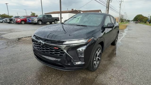 Used 2025 Chevrolet Trax RS FWD image 4