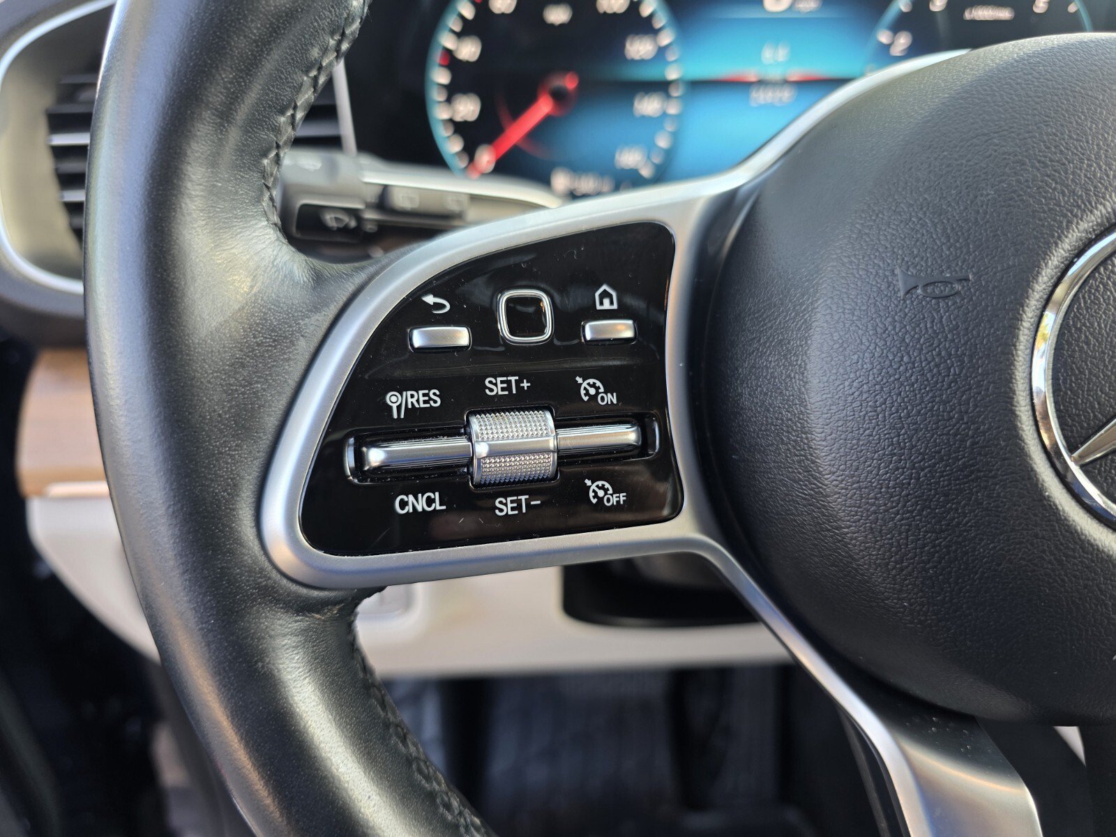Used 2022 Mercedes-Benz GLE 350 4MATIC image 19
