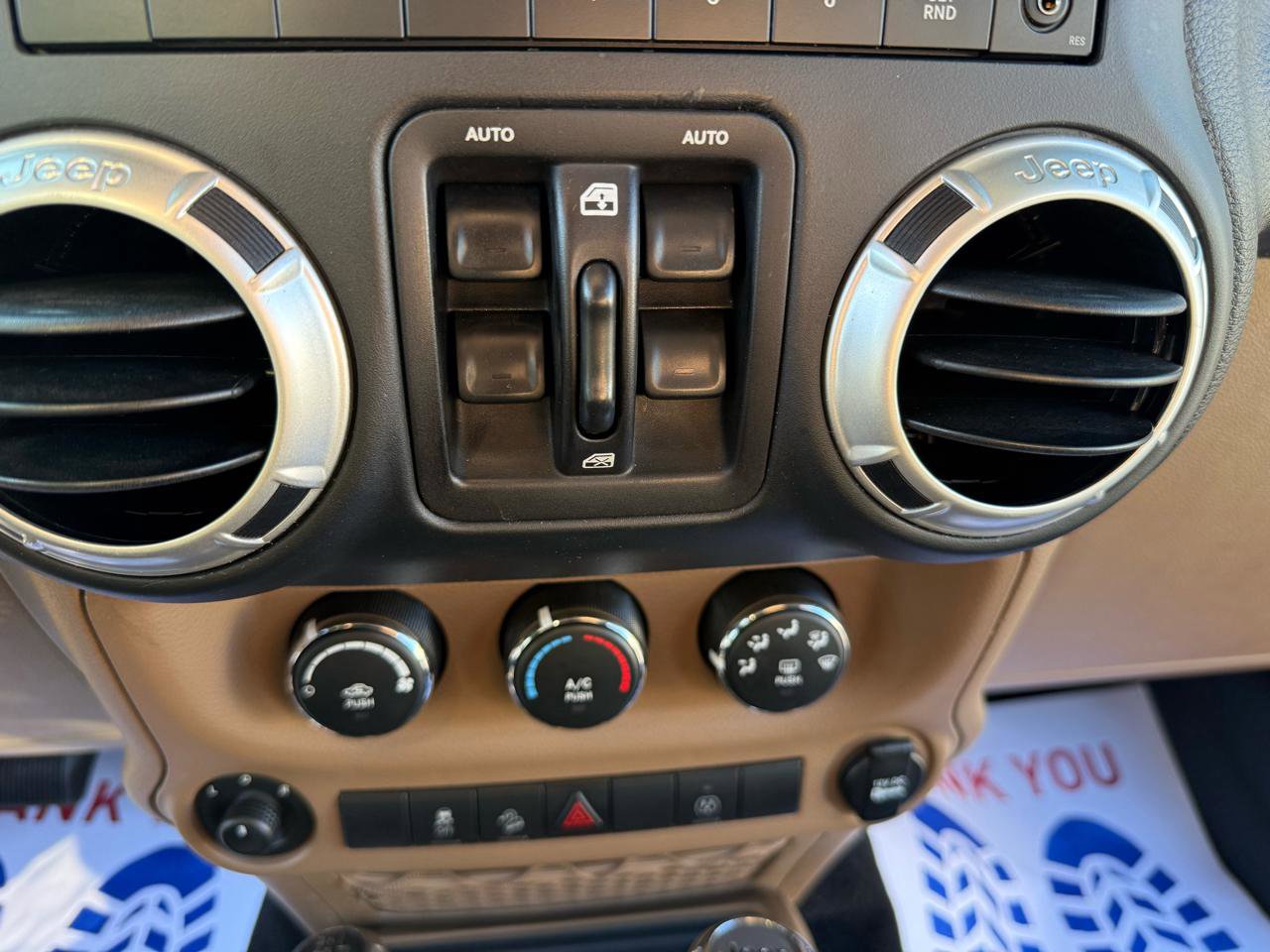 Used 2018 Jeep Wrangler Unlimited Rubicon w/ Connectivity Group AWD/4WD image 18