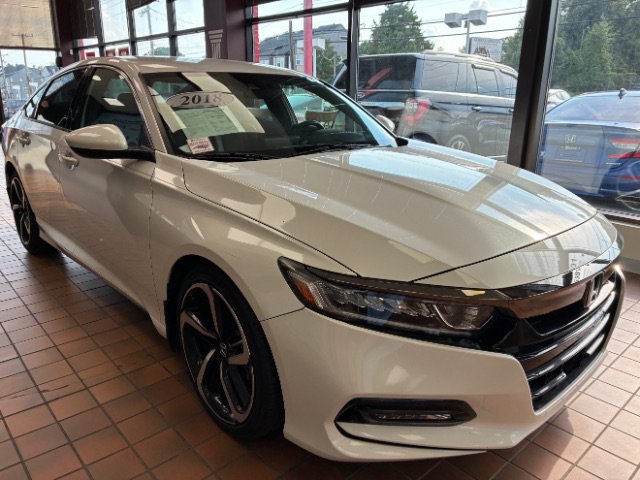 Used 2018 Honda Accord Sport image 1