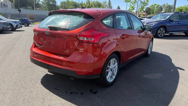 Used 2018 Ford Focus SE w/ Cold Weather Package FWD image 3