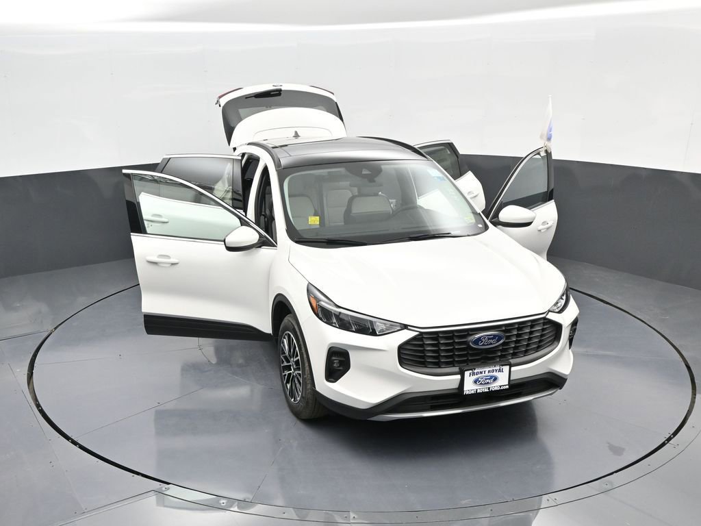 New 2025 Ford Escape SE FWD image 44