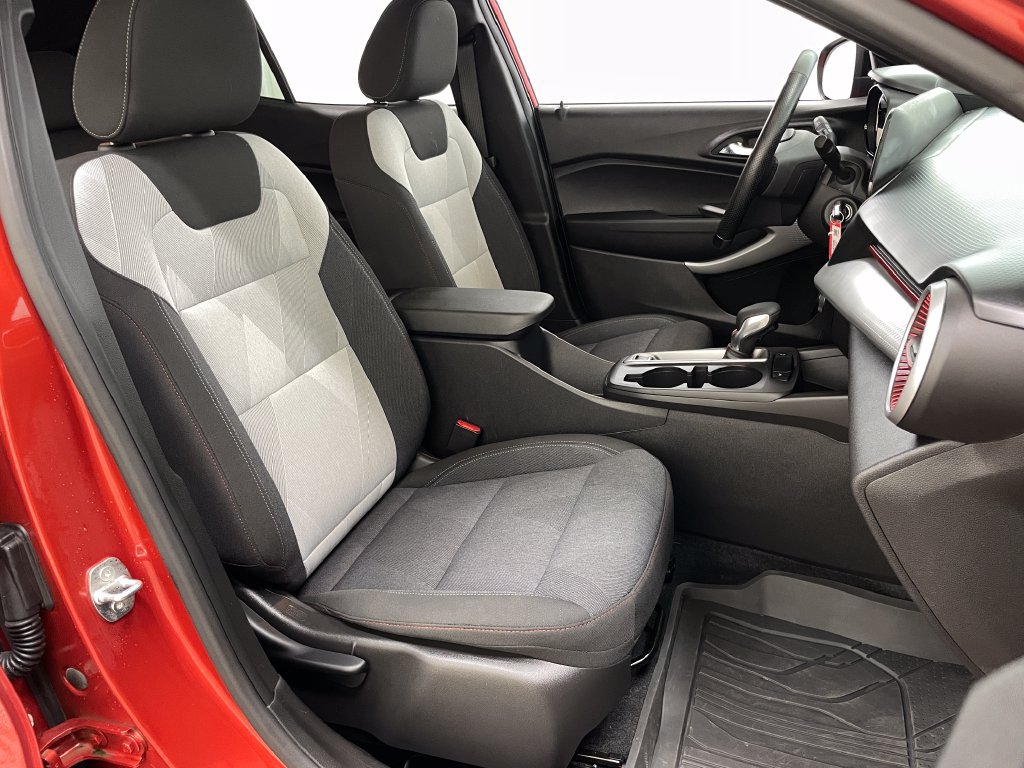 Used 2024 Chevrolet Trax RS w/ Driver Confidence Package FWD image 36
