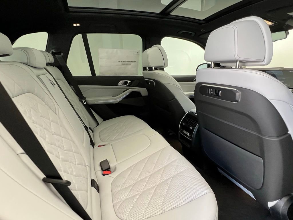 New 2026 BMW X5 xDrive50e w/ M Sport Package image 8