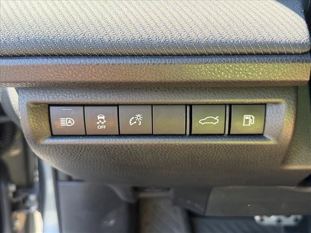 Used 2025 Toyota Camry SE w/ Multimedia Upgrade Package FWD image 11