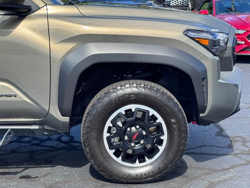 Used 2025 Toyota Tacoma TRD Off-Road AWD/4WD image 41