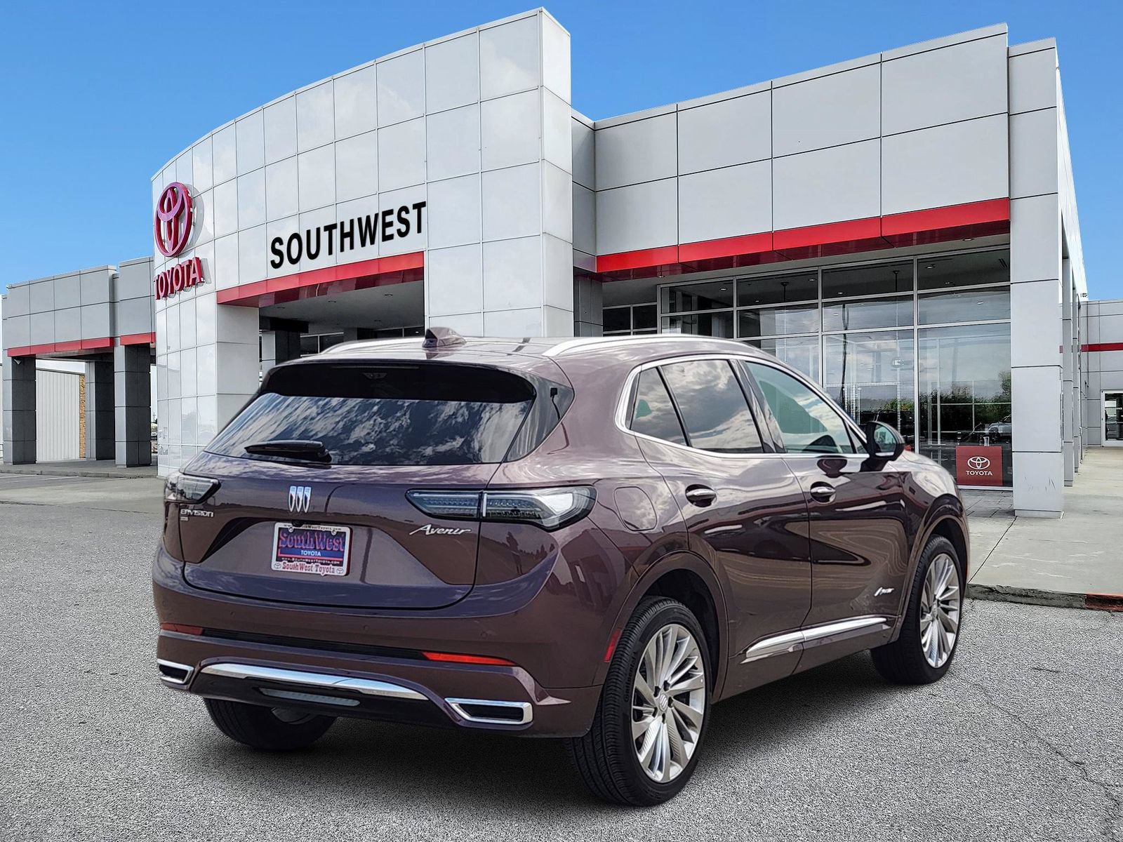 Used 2025 Buick Envision Avenir AWD/4WD image 5