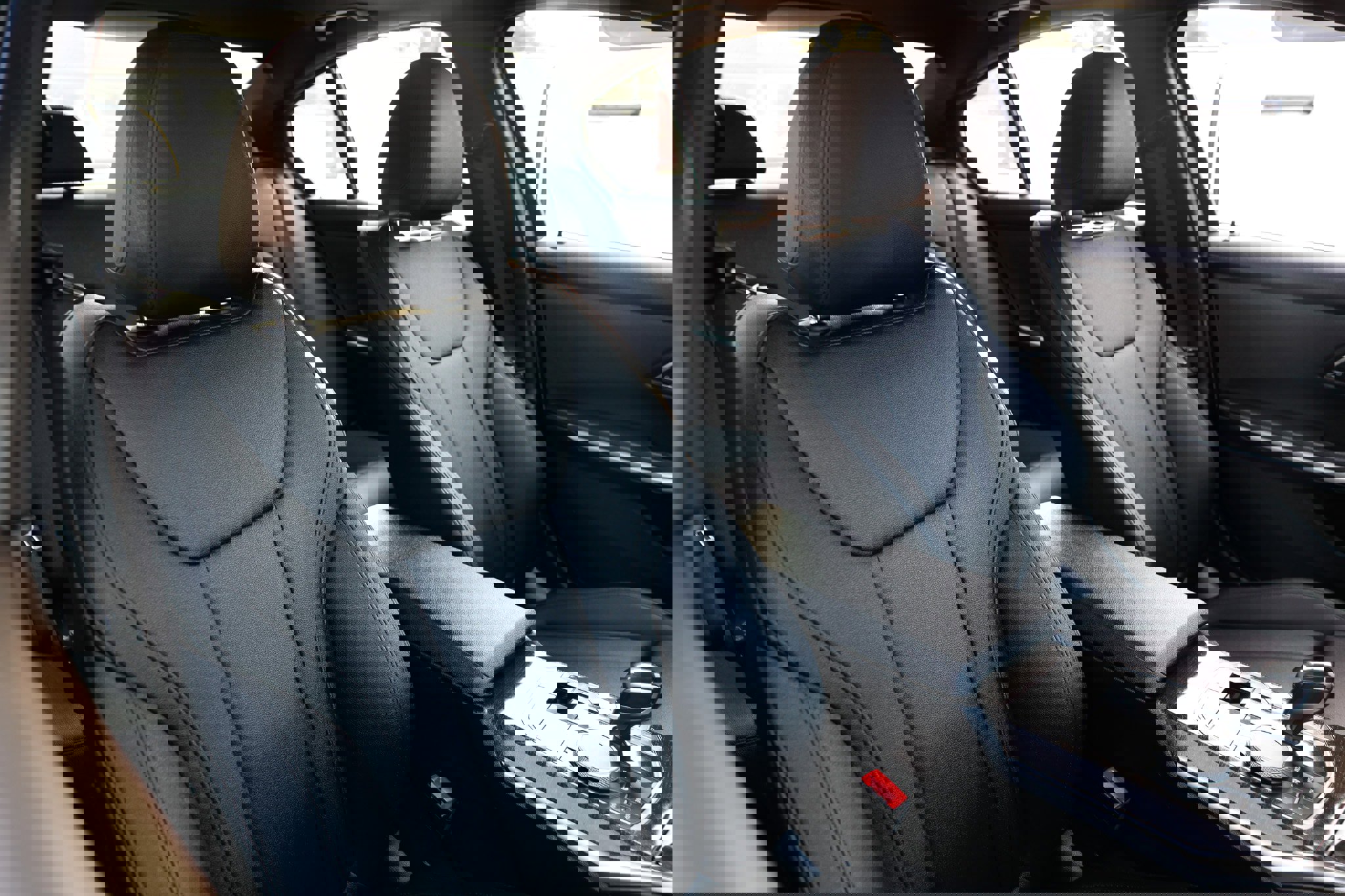 Used 2021 BMW 330i Sedan w/ Premium Package image 19