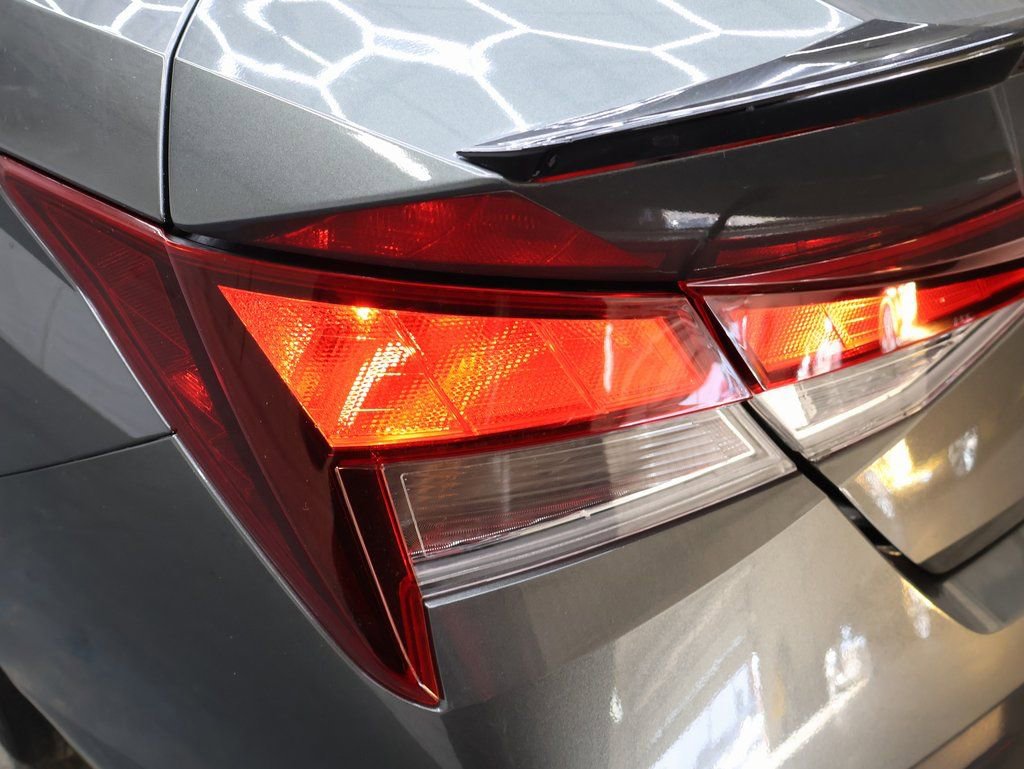 Used 2025 Hyundai Elantra Sport image 26