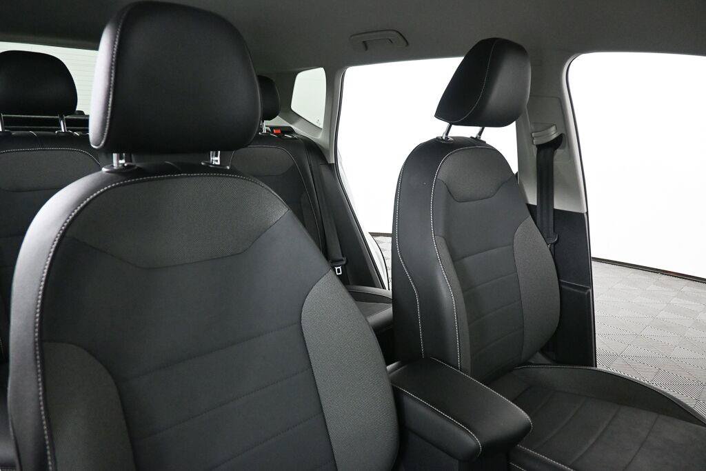 Used 2022 Volkswagen Taos SE FWD image 20